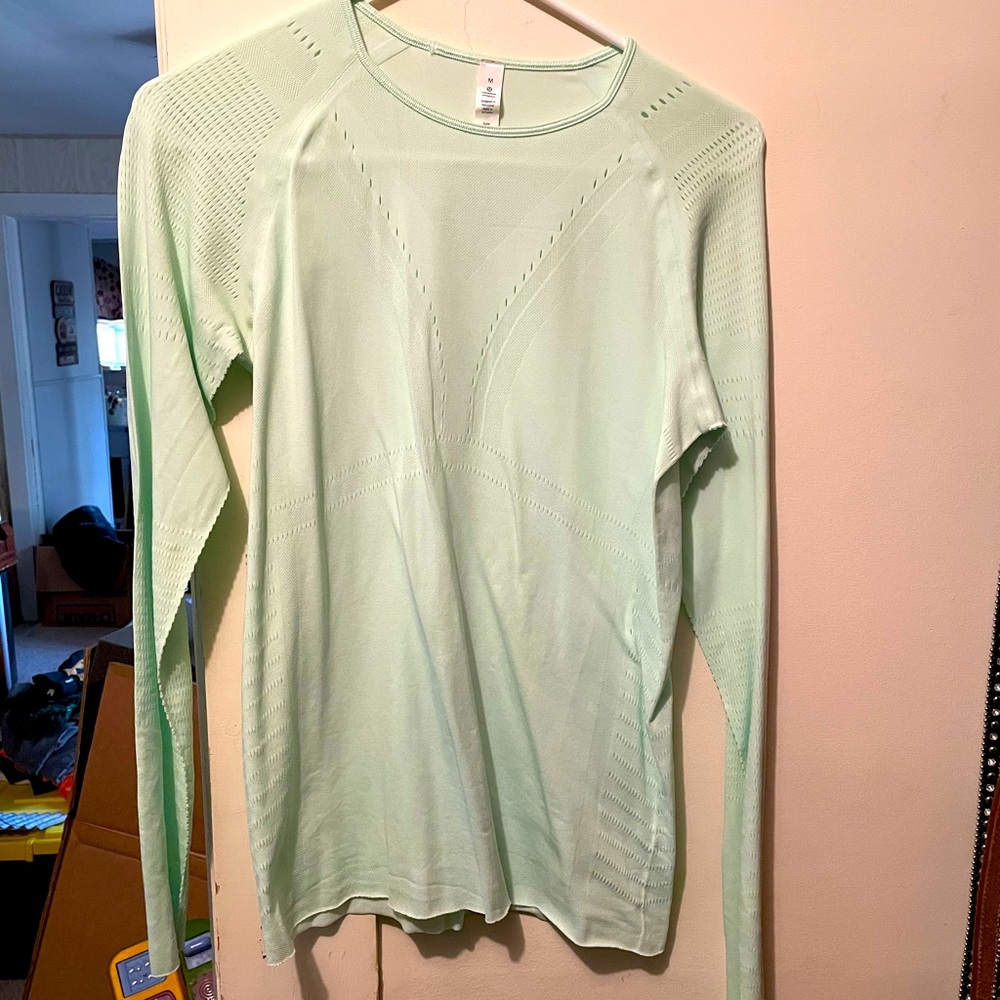 Lululemon top